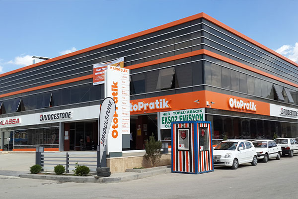 Klasik Kapaklı ve Yarı Silikon Cam Cephe Giydirme